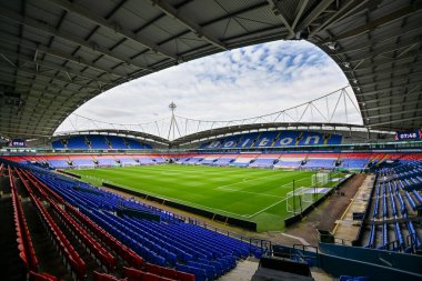 Bolton Wanderers 'ın 6 Eylül 2025' te Toughsheet Community Stadyumu 'nda Bolton Wanderers - AFC Wimbledon maçında Toughsheet Community Stadyumu' nun ana sahası, Bolton Wanderers 'ın sahası.