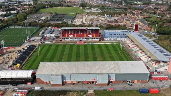 Sewell Group Craven Park 'ın Betfred Süper Lig 25. Raundunda Hull KR, Hull FC' ye karşı Sewell Group Craven Park 'ta 7 Eylül 2025 tarihinde oynanan karşılaşma genel hava görüntüsü.