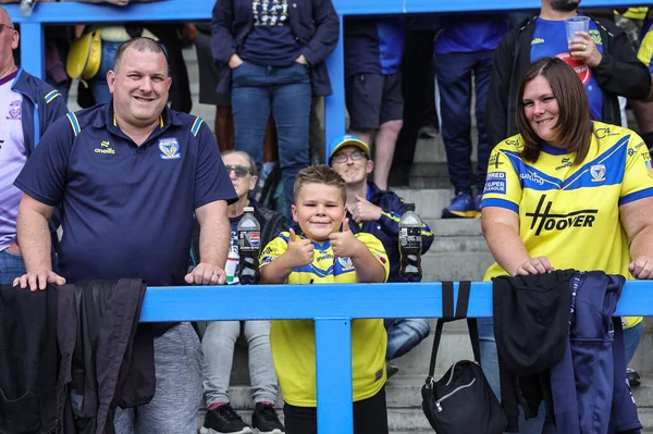 Warrington Wolves taraftarları 25. Betfred Süper Lig karşılaşmasında Warrington Wolves, Leigh Leopards 'a karşı Halliwell Jones Stadyumu, Warrington, 6 Eylül 2025