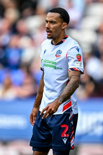 Bolton Wanderers takımının oyuncusu Josh Dacres-Cogley, 6 Eylül 2025 'te İngiltere' deki Toughsheet Community Stadyumu 'nda Bolton Wanderers - AFC Wimbledon maçında