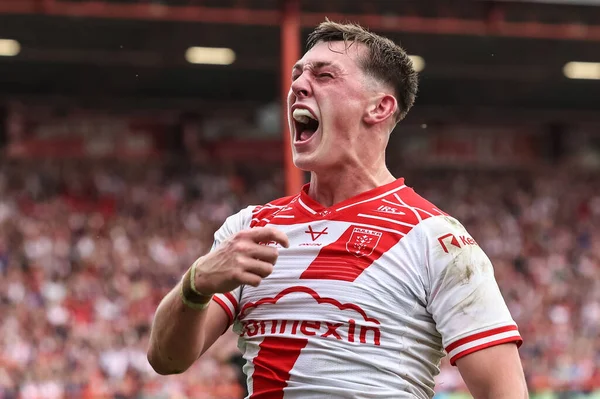 Hull KR 'dan Jack Broadbent, 7 Eylül 2025' te İngiltere 'nin Hull kentindeki Sewell Group Craven Park' ta oynanan Betfred Süper Lig 25. Maçı 'nda 14-0' lık galibiyetini kutluyor.