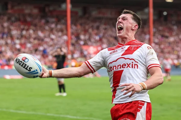 Hull KR 'dan Jack Broadbent, 7 Eylül 2025' te İngiltere 'nin Hull kentindeki Sewell Group Craven Park' ta oynanan Betfred Süper Lig 25. Maçı 'nda 14-0' lık galibiyetini kutluyor.