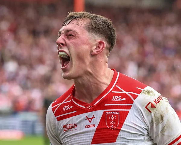 Hull KR 'dan Jack Broadbent, 7 Eylül 2025' te İngiltere 'nin Hull kentindeki Sewell Group Craven Park' ta oynanan Betfred Süper Lig 25. Maçı 'nda 14-0' lık galibiyetini kutluyor.