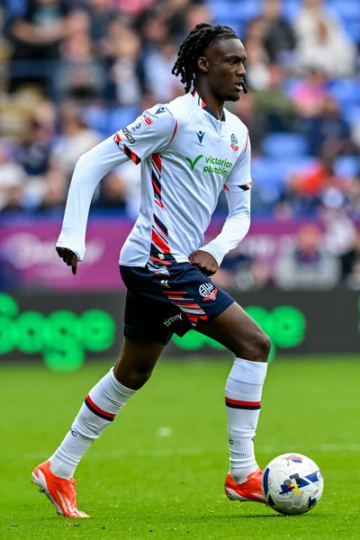 Bolton Wanderers takımından Richard Taylor 6 Eylül 2025 'te Bolton Wanderers' a karşı Toughsheet Community Stadyumu 'nda oynanan maçta Bolton Wanderers ile karşılaştı.