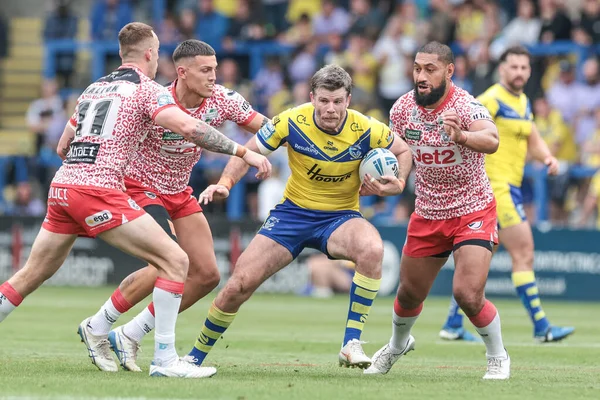 Warrington Kurtları 'ndan Lachlan Fitzgibbon, Betfred Süper Lig 25. Raundu' nda Halliwell Jones Stadyumu 'nda Warrington Wolves - Leigh Leopards maçında maç yapıyor.