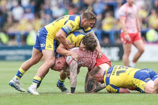 Warrington Wolves 'tan Max Wood Warrington Wolves' tan Josh Charley ve Warrington Wolves 'tan Sam Powell Betfred Süper Lig 25. Raundunda Warrington Wolves Leopards' a karşı 