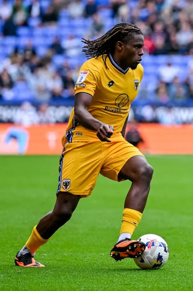 AFC Wimbledon takımından Nathan Asiimwe 6 Eylül 2025 'te İngiltere' nin Bolton Stadyumu 'nda Bolton Wanderers ile AFC Wimbledon maçında karşılaşacak.