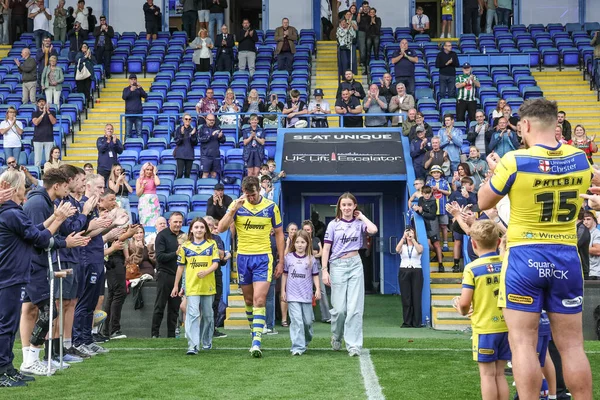 Warrington Wolves takımından Stefan Ratchford son maçını oynadığı Betfred Süper Lig 25. Raundu 'nda Warrington Wolves Leopards' a karşı oynadığı maçta emekli olduğunu açıklarken son kez sahadan ayrıldı.