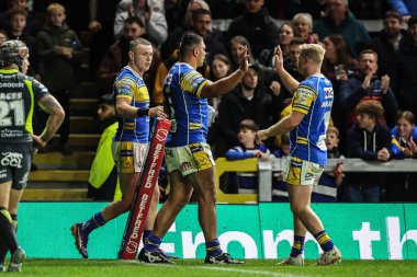 Ryan Hall of Leeds Rhinos, Betfred Süper Lig 26. Maçı 'nda Leeds Rhinos ve Catalans Dragons maçını Headingley Stadyumu, Leeds, İngiltere' de 11 Eylül 2025 'de kutluyor.