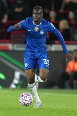 Premier Lig maçında topu Chelsea 'ye karşı Brentford maçında Chelsea' ye karşı Gtech Community Stadyumu, Londra, İngiltere, 13 Eylül 2025 