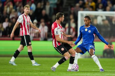 Chelsea 'den Joao Pedro ve Brentford' dan Jordan Henderson Premier Lig karşılaşmasında Brentford Chelsea 'ye karşı Gtech Community Stadyumu, Londra, 13 Eylül 2025 