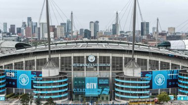 Manchester City, Manchester United ile Etihad Stadyumu 'nun 14 Eylül 2025' te Etihad Stadyumu 'nda oynanan Premier League maçında arka planda yer alan hava görüntüsü. 