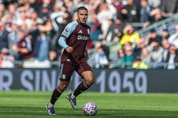 Aston Villa 'dan Emiliano Buendia Premier Lig karşılaşmasında topu ileri sürüyor Everton - Aston Villa Hill Dickinson Stadyumu, Liverpool, İngiltere, 13 Eylül 2025 