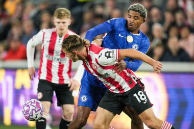 Chelsea 'den Wesley Fofana ve Brentford' dan Yehor Yarmolyuk Premier Lig karşılaşmasında Brentford Chelsea 'ye karşı Gtech Community Stadyumu, Londra, İngiltere, 13 Eylül 2025 