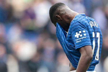 Everton 'dan Thierno Barry, 13 Eylül 2025' te Liverpool, Liverpool 'daki Hill Dickinson Stadyumu' nda oynanan Premier League maçında Everton 'a karşı Aston Villa maçında üzüntüye boğuldu. 