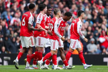 Arsenal 'den Martin Zubimendi, 13 Eylül 2025' te İngiltere 'nin başkenti Londra' daki Emirates Stadyumu 'nda oynanan Premier League maçı Arsenal-Nottingham Forest maçında takım arkadaşlarıyla 3-0' lık galibiyetini kutluyor.