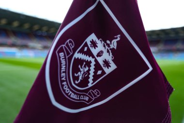 Burnley köşe bayrağı Premier Lig karşılaşması öncesinde Burnley Liverpool 'a karşı Turf Moor, Burnley, İngiltere, 14 Eylül 2025