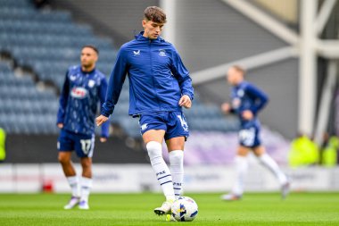 Preston North End 'den Jordan Story, 13 Eylül 2025' te İngiltere 'nin Deepdale kentinde oynanan Preston North End-Middlesbrough maçında ısınıyor. 
