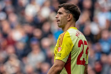 Aston Villa takımından Emiliano Martinez Premier Lig maçında Everton, Aston Villa 'ya karşı Hill Dickinson Stadyumu, Liverpool, Birleşik Krallık, 13 Eylül 2025