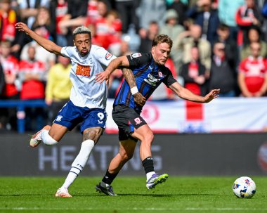 Preston North End 'den Daniel Jebbison ve Middlesbrough' dan Aidan Morris 13 Eylül 2025 'te Deepdale, Preston, İngiltere' de oynanan Sky Bet Şampiyonası maçında top için mücadele ettiler.