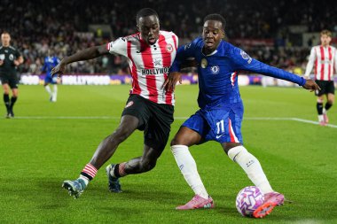 Chelsea 'den Jamie Gittens ve Brentford' dan Michael Kayode Premier Lig karşılaşmasında Brentford Chelsea 'ye karşı Gtech Community Stadyumu, Londra, 13 Eylül 2025 