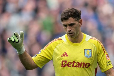 Aston Villa takımından Emiliano Martinez Premier Lig maçında Everton, Aston Villa 'ya karşı Hill Dickinson Stadyumu, Liverpool, Birleşik Krallık, 13 Eylül 2025
