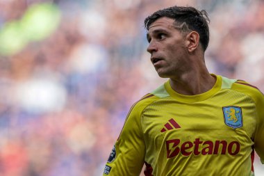 Aston Villa takımından Emiliano Martinez Premier Lig maçında Everton, Aston Villa 'ya karşı Hill Dickinson Stadyumu, Liverpool, Birleşik Krallık, 13 Eylül 2025 