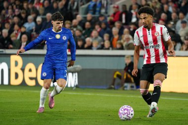 Brentford 'dan Kevin Schade ve Chelsea' den Pedro Neto Premier League karşılaşmasında Brentford Chelsea 'ye karşı Gtech Community Stadyumu, Londra, 13 Eylül 2025 