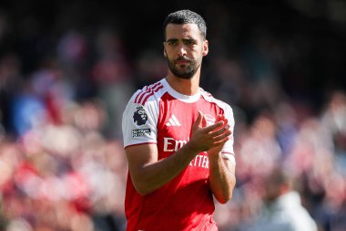 Arsenal 'den Mikel Merino, 13 Eylül 2025' te Birleşik Krallık 'ın Emirates Stadyumu' nda oynanan Premier League karşılaşması Arsenal - Nottingham Forest maçının ardından kazandığı galibiyet sonrasında taraftarlarını kabul ediyor.