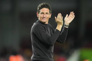 Brentford Premier Lig maçından sonra Keith Andrews teknik direktörü Brentford Chelsea 'ye karşı Gtech Community Stadyumu, Londra, Birleşik Krallık, 13 Eylül 2025