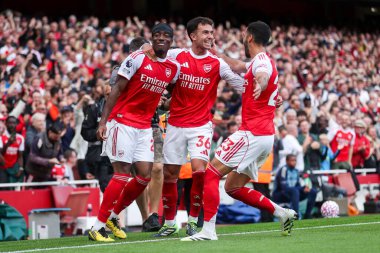 Arsenal 'den Martin Zubimendi, 13 Eylül 2025' te İngiltere 'nin başkenti Londra' daki Emirates Stadyumu 'nda oynanan Premier League maçı Arsenal - Nottingham Forest maçında takım arkadaşları ile birlikte 1-0' lık galibiyetini kutluyor.