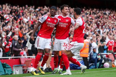 Arsenal 'den Martin Zubimendi, 13 Eylül 2025' te İngiltere 'nin başkenti Londra' daki Emirates Stadyumu 'nda oynanan Premier League maçı Arsenal - Nottingham Forest maçında takım arkadaşları ile birlikte 1-0' lık galibiyetini kutluyor.