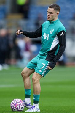 Liverpool 'dan Florian Wirtz Premier Lig karşılaşması öncesinde ısınıyor Burnley Liverpool' a karşı Turf Moor, Burnley, İngiltere, 14 Eylül 2025