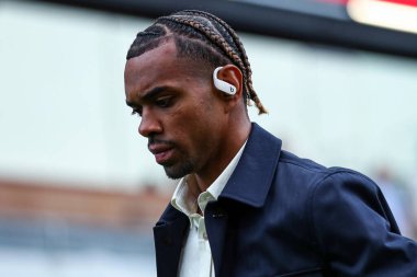 Burnley 'den Lucas Pires, Burnley, Burnley, İngiltere' de 14 Eylül 2025 tarihinde oynanan Premier League maçı öncesinde stadyuma geldi.