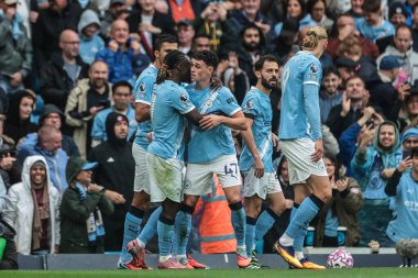 Manchester City 'den Phil Foden, Premier League maçında Manchester United' a karşı Etihad Stadyumu 'nda 14 Eylül 2025' te oynanan maçta 1-0 'lık galibiyetini kutluyor. 