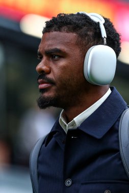 Burnley 'den Lyle Foster, Burnley, Burnley, İngiltere' de 14 Eylül 2025 tarihinde oynanan Premier Lig karşılaşması öncesinde stadyuma geldi.