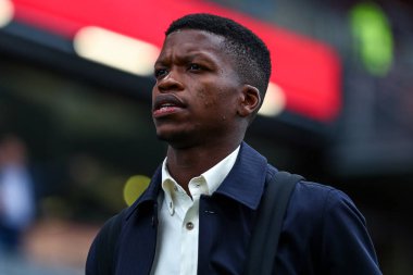 Burnley takımından Florentino Luis, Burnley 'in Liverpool' a karşı oynadığı 14 Eylül 2025 tarihli Premier Lig maçı öncesinde stadyuma geldi.