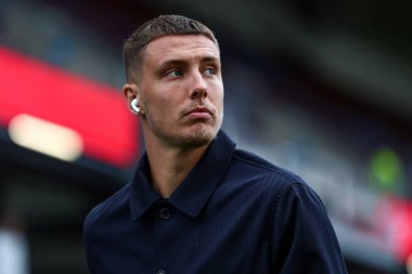 Burnley takımından Maxime Esteve, Burnley 'nin Liverpool' a karşı oynadığı 14 Eylül 202 tarihli Premier Lig maçı öncesinde stadyuma geldi.