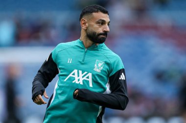 Liverpool 'dan Muhammed Salah Premier Lig karşılaşması öncesinde ısınıyor Burnley Liverpool' a karşı Turf Moor, Burnley, İngiltere, 14 Eylül 2025