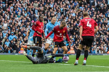 Manchester United takımından Altay Bayndr 14 Eylül 2025 tarihinde Etihad Stadyumu 'nda Manchester City ile Manchester United arasında oynanan Premier League maçında kurtarıyor.