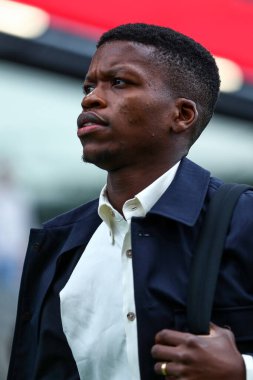 Burnley takımından Florentino Luis, Burnley 'in Liverpool' a karşı oynadığı 14 Eylül 2025 tarihli Premier Lig maçı öncesinde stadyuma geldi.