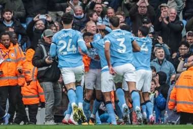 Manchester City 'den Erling Haaland 14 Eylül 2025' te Etihad Stadyumu 'nda Manchester City ile Manchester United arasındaki Premier League maçında 2-0' lık galibiyetini kutluyor.