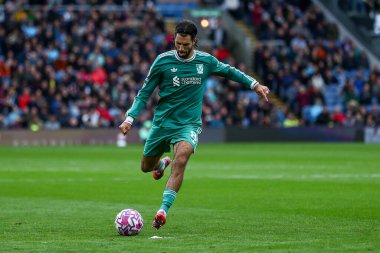 Liverpool 'dan Dominik Szoboszlai, 14 Eylül 2025' te İngiltere 'nin Burnley kentindeki Turf Moor' da oynanan Premier Lig karşılaşmasında şut attı.