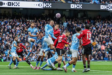 Manchester City 'den Erling Haaland 14 Eylül 2025 tarihinde Etihad, Manchester Stadyumu' nda Manchester City ile Manchester United arasındaki Premier League maçında topu açık farkla önde götürüyor. 