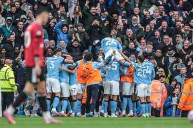 Manchester City 'den Erling Haaland 14 Eylül 2025' te Etihad Stadyumu 'nda Manchester City ile Manchester United arasındaki Premier League maçında 2-0' lık galibiyetini kutluyor.