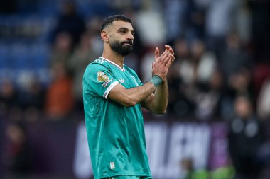 Liverpool 'dan Muhammed Salah, 14 Eylül 2025 tarihinde Burnley ile Liverpool arasında oynanan Premier Lig maçı sonrasında 1-0' lık galibiyeti kutladı.