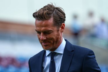 Burnley 'nin Scott Parker teknik direktörü, Burnley' nin Liverpool 'a karşı oynadığı 14 Eylül 2025 tarihli Premier Lig maçı öncesinde stadyuma geldi.