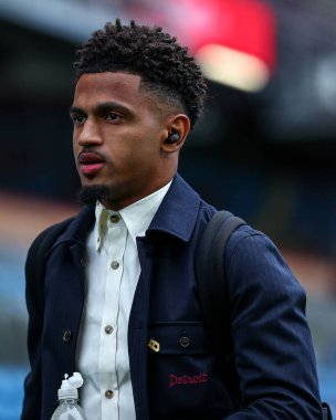 Burnley 'den Marcus Edwards, Burnley, Burnley, İngiltere' de 14 Eylül 2025 tarihinde oynanan Premier League karşılaşması öncesinde stadyuma geldi.
