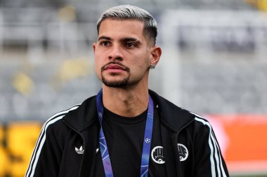 Newcastle Untied takımından Bruno Guimaraes, 18 Eylül 2025 'te İngiltere' nin Newcastle kentindeki St. James 's Park' ta 2025 / 26 Faz MD1 Newcastle United 'ın Barcelona' ya karşı açtığı karşılaşma öncesinde stadyuma geldi. 