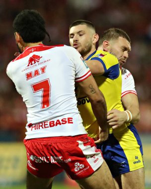 Tyrone May of Hull KR tackles Danny Walker of Warrington Wolves during the Betfred Super League round 27 match Hull KR vs Warrington Wolves at Sewell Group Craven Park, Kingston upon Hull, United Kingdom, 18th September 2025 